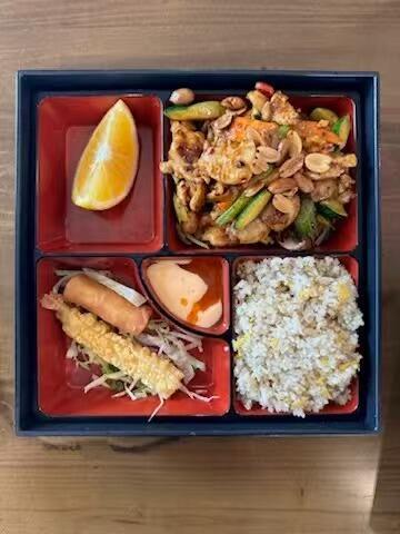 LU4. Kung Pao Chicken (Spicy)